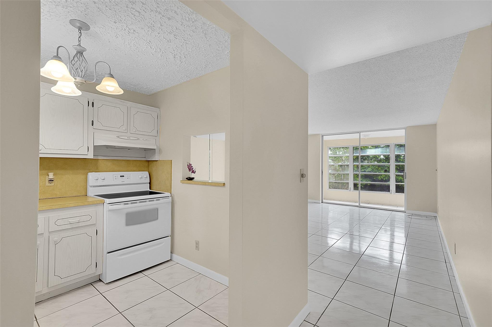 Photo for 9460 Sunrise Lakes Boulevard, 106, Sunrise, FL 33322 - Listing #FX-10526719 9460 Sunrise Lakes Boulevard, 106, Sunrise, FL 33322