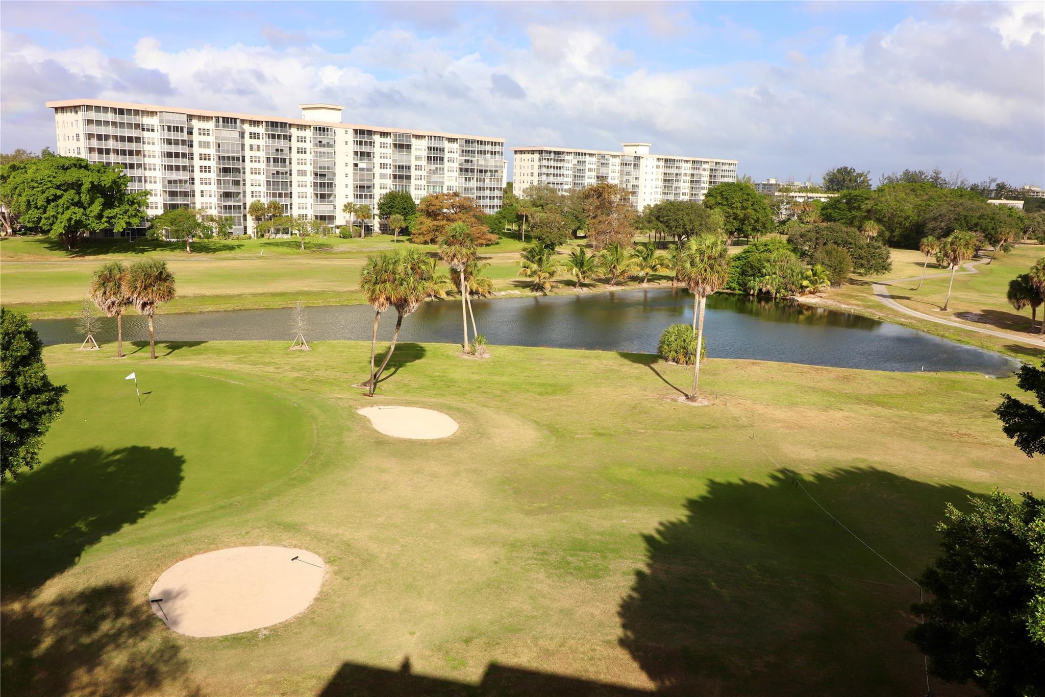 Photo for 3900 Oaks Clubhouse Drive, 305, Pompano Beach, FL 33069 - Listing #FX-10517147 3900 Oaks Clubhouse Drive, 305, Pompano Beach, FL 33069