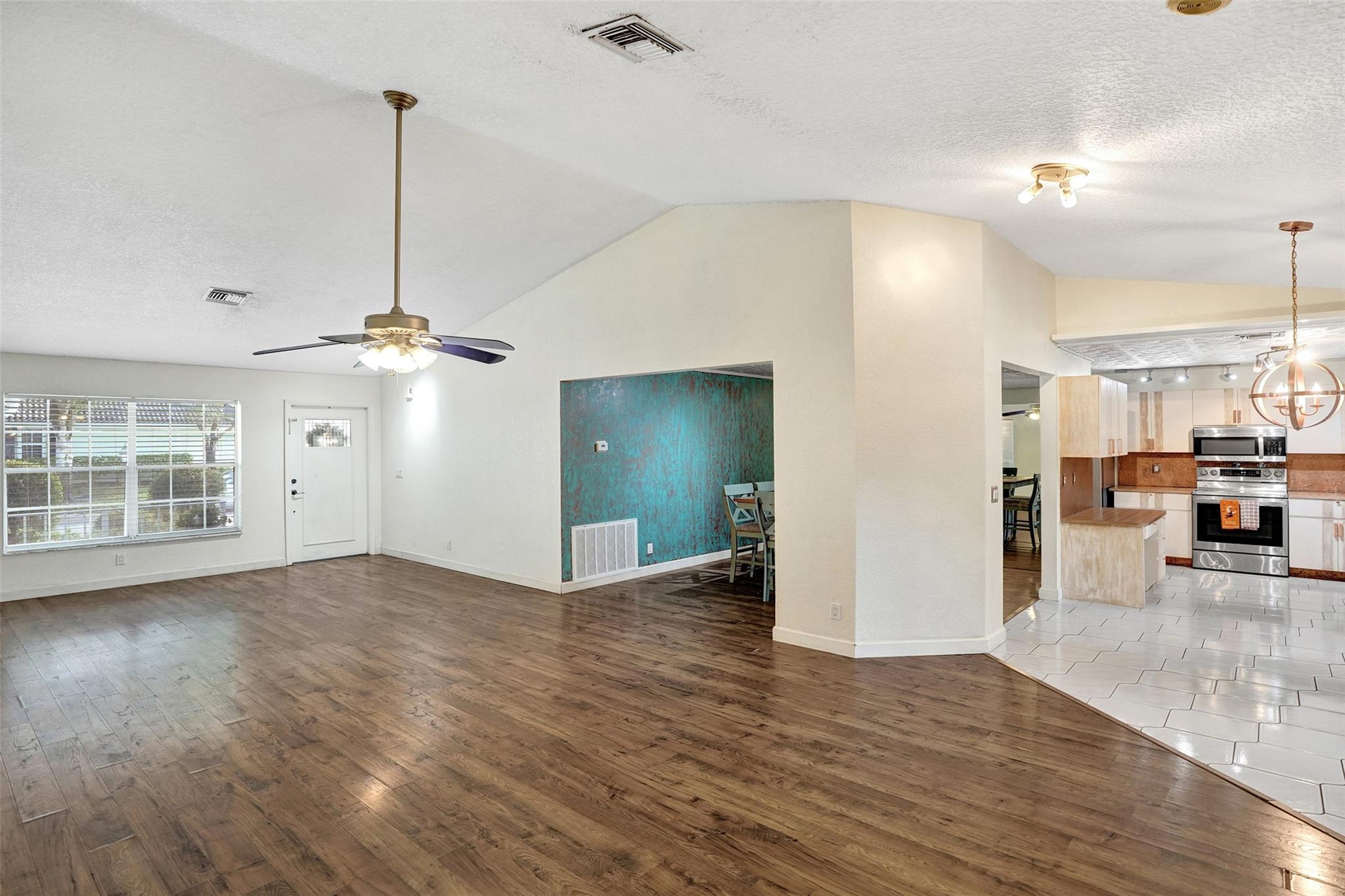 5372 Pine Circle, Coral Springs, FL 33067