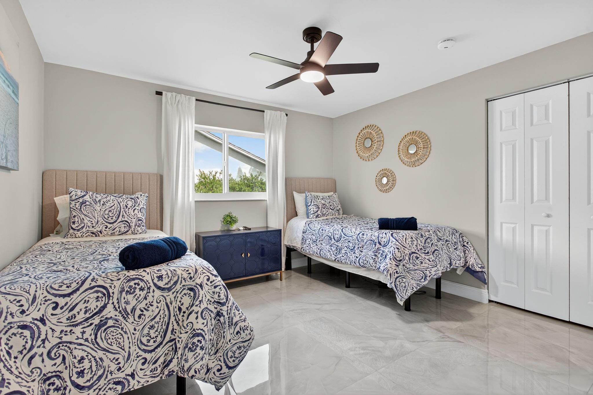 2421 NW 114th Avenue, Coral Springs, FL 33065