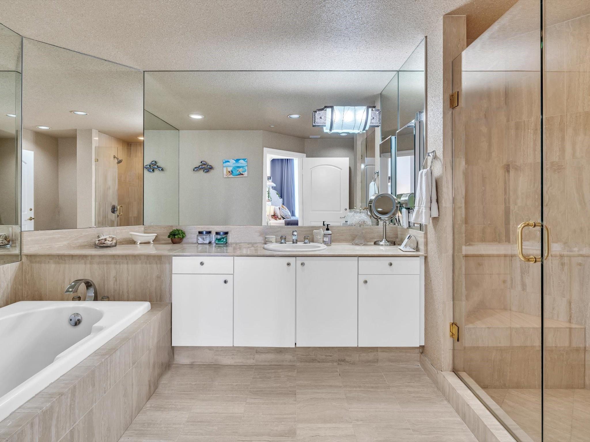 Photo for 7000 Island Boulevard, PH-06, Aventura, FL 33160 - Listing #FX-10485517 7000 Island Boulevard, PH-06, Aventura, FL 33160
