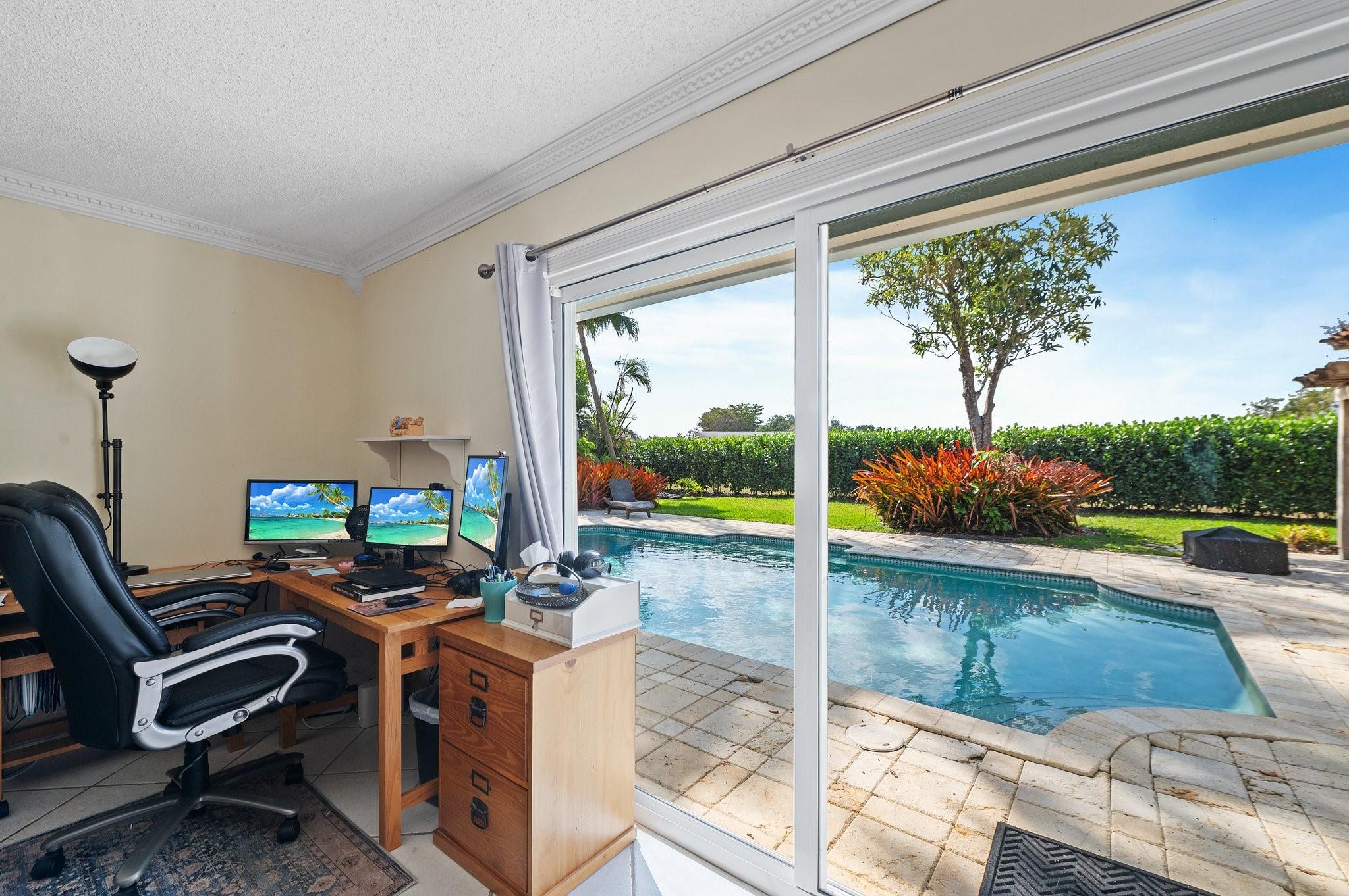 Photo for 10010 NW 11th Mnr, Coral Springs, FL 33071 - Listing #FX-10497303 10010 NW 11th Mnr, Coral Springs, FL 33071