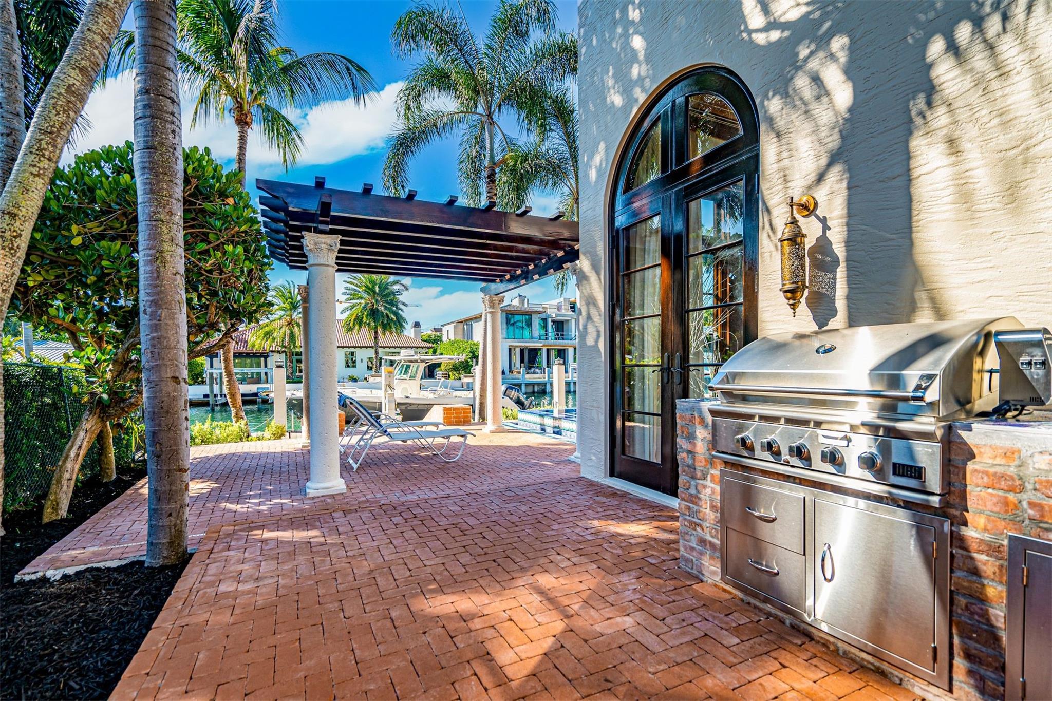 2530 Laguna Drive, Fort Lauderdale, FL 33316