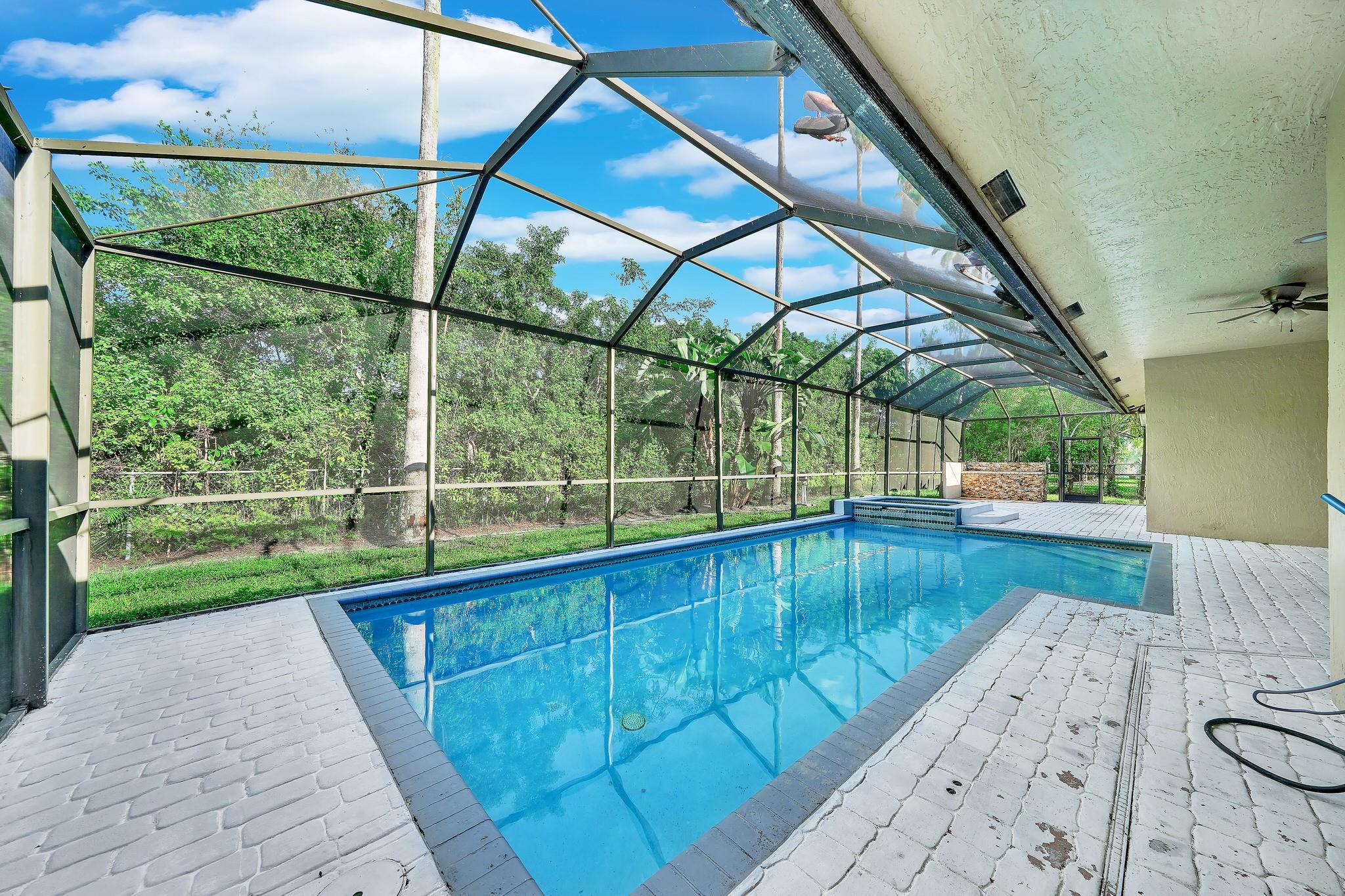 645 NW 102nd Avenue, Coral Springs, FL 33071