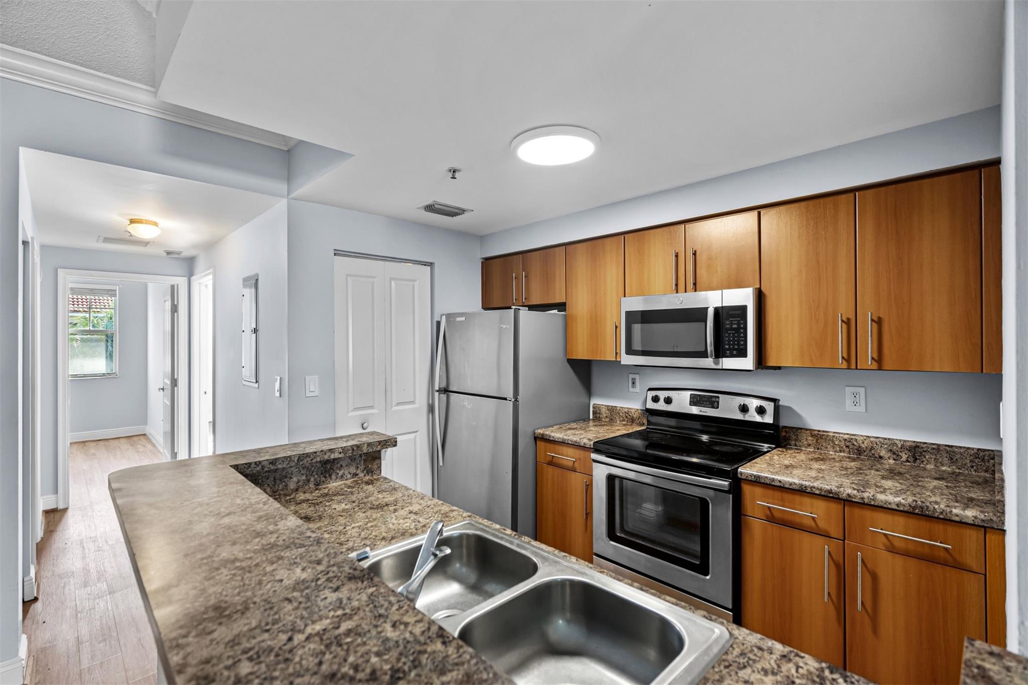 5880 W Sample Road 307, Coral Springs, FL 33067