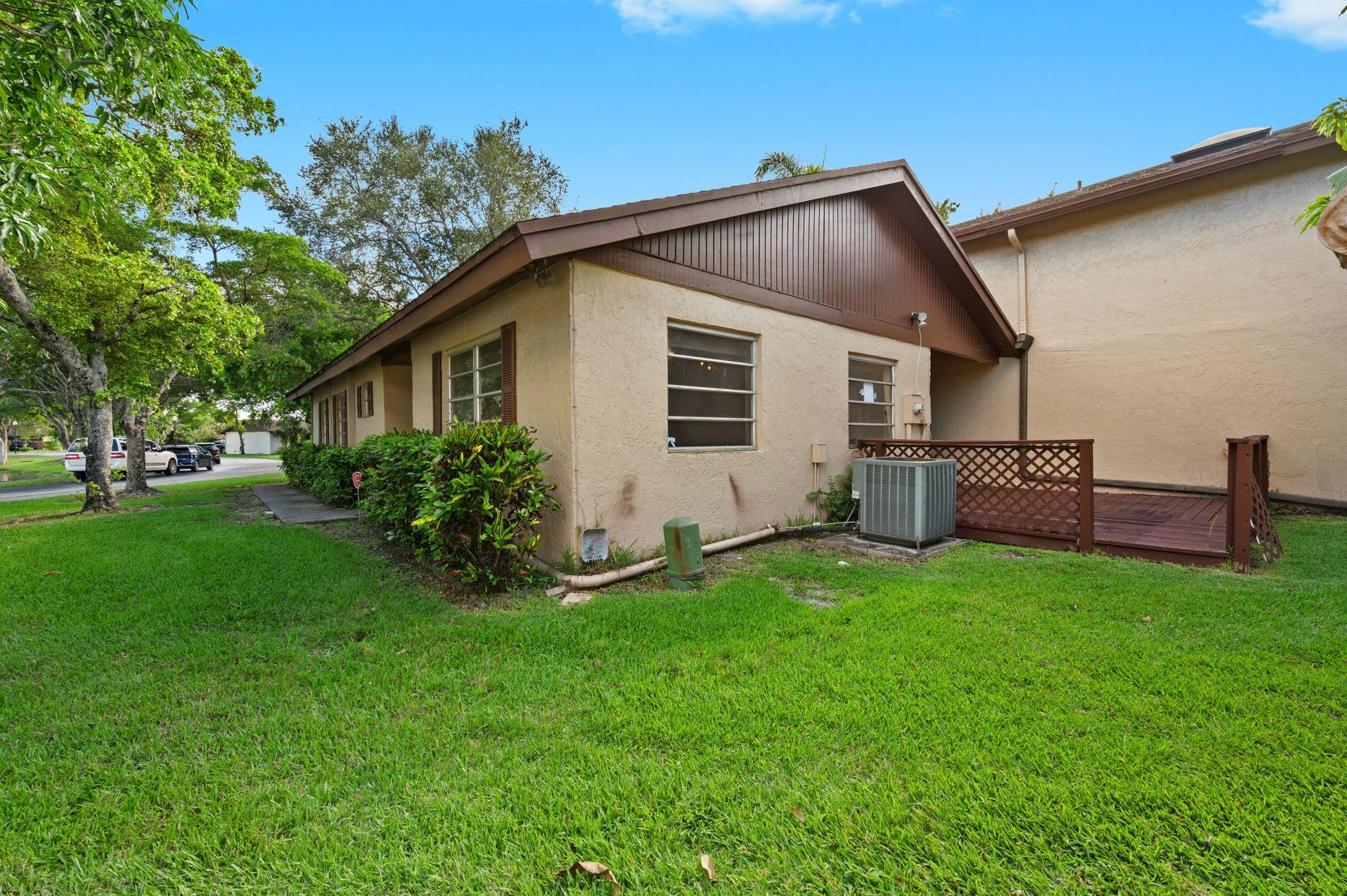 Photo for 2229 Nova Village Drive, 2229, Davie, FL 33317 - Listing #FX-10524324 2229 Nova Village Drive, 2229, Davie, FL 33317