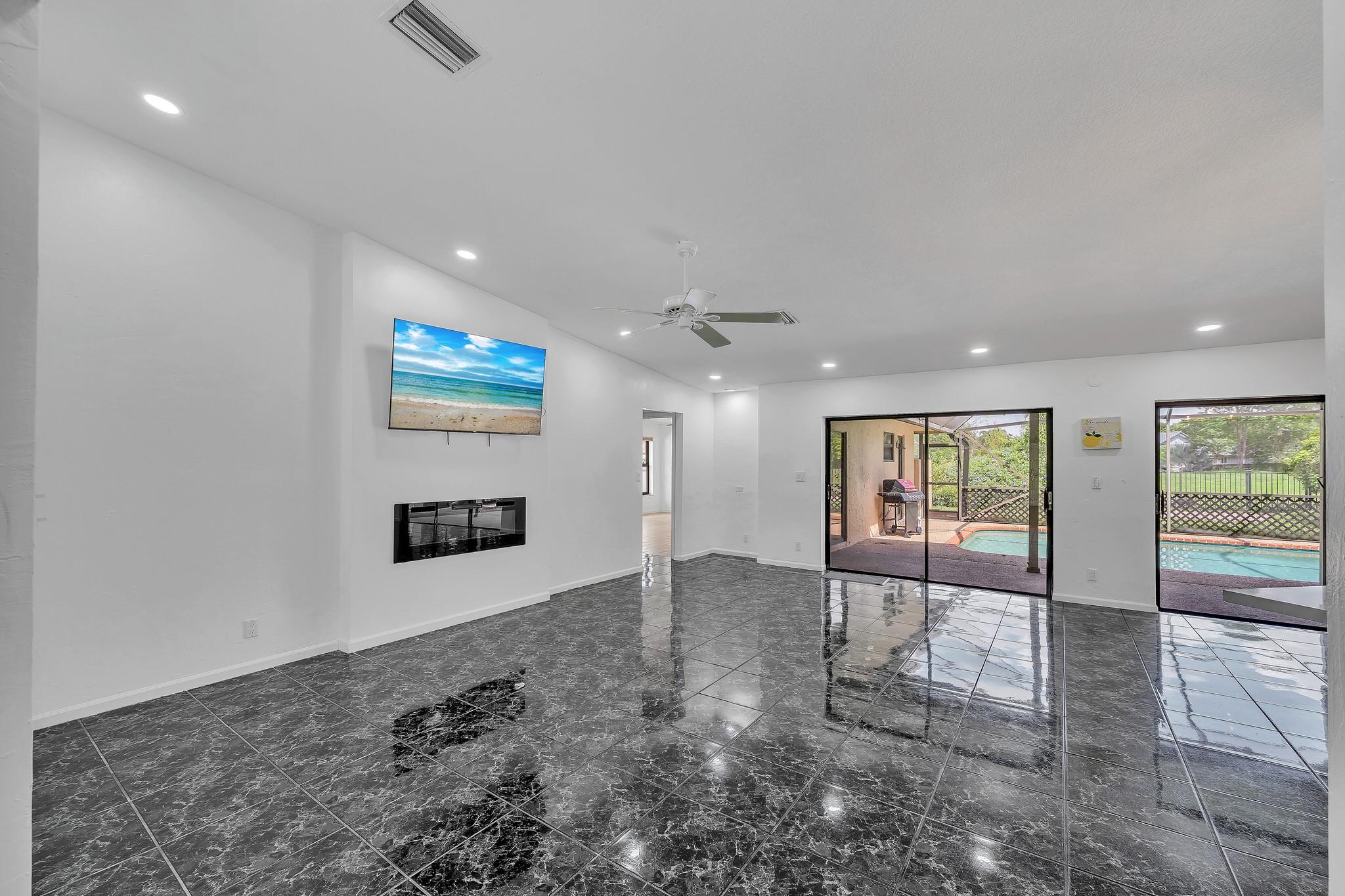 303 NW 105th Terrace, Coral Springs, FL 33071