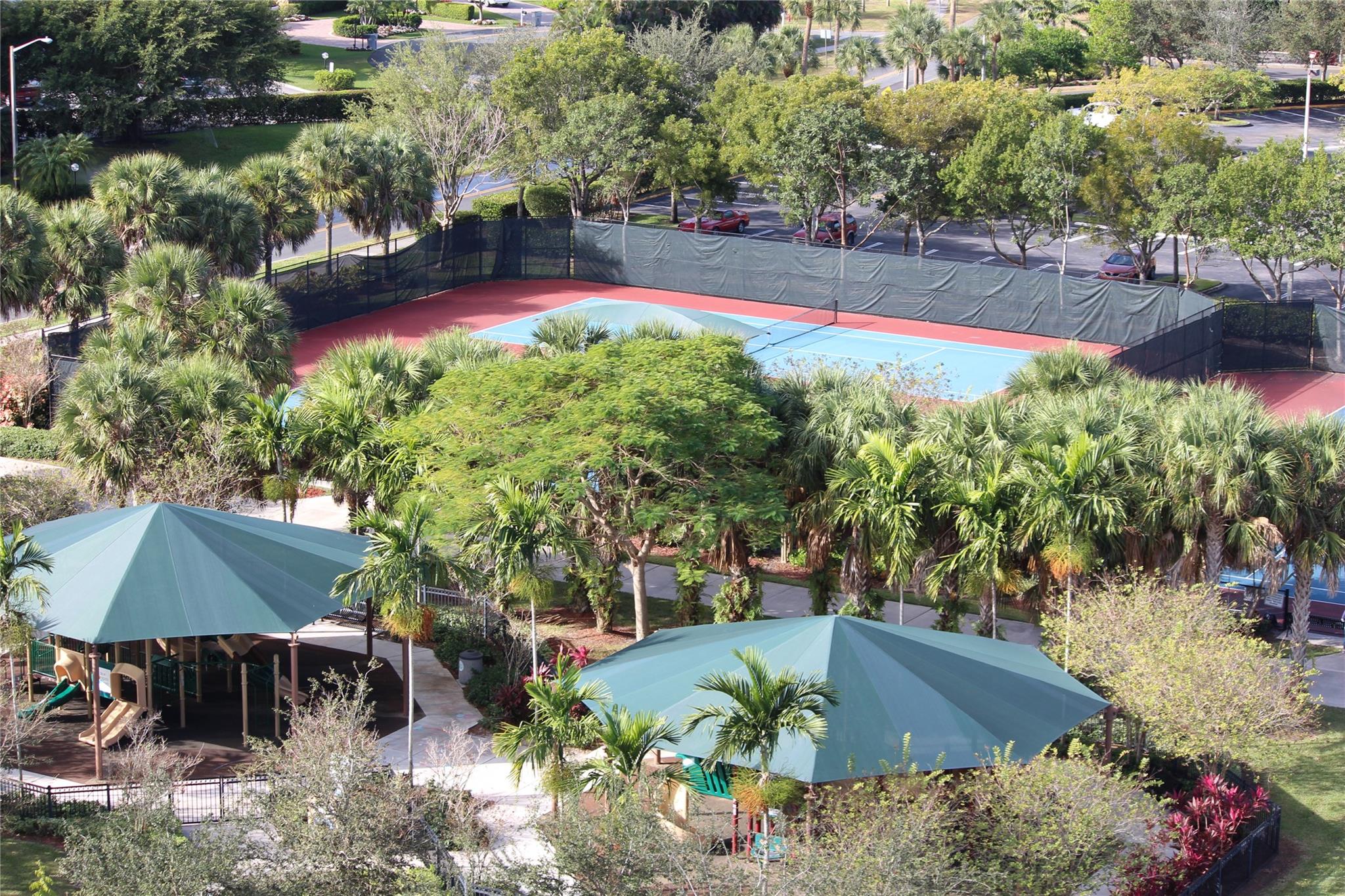 Photo for 3900 Oaks Clubhouse Drive, 305, Pompano Beach, FL 33069 - Listing #FX-10517147 3900 Oaks Clubhouse Drive, 305, Pompano Beach, FL 33069
