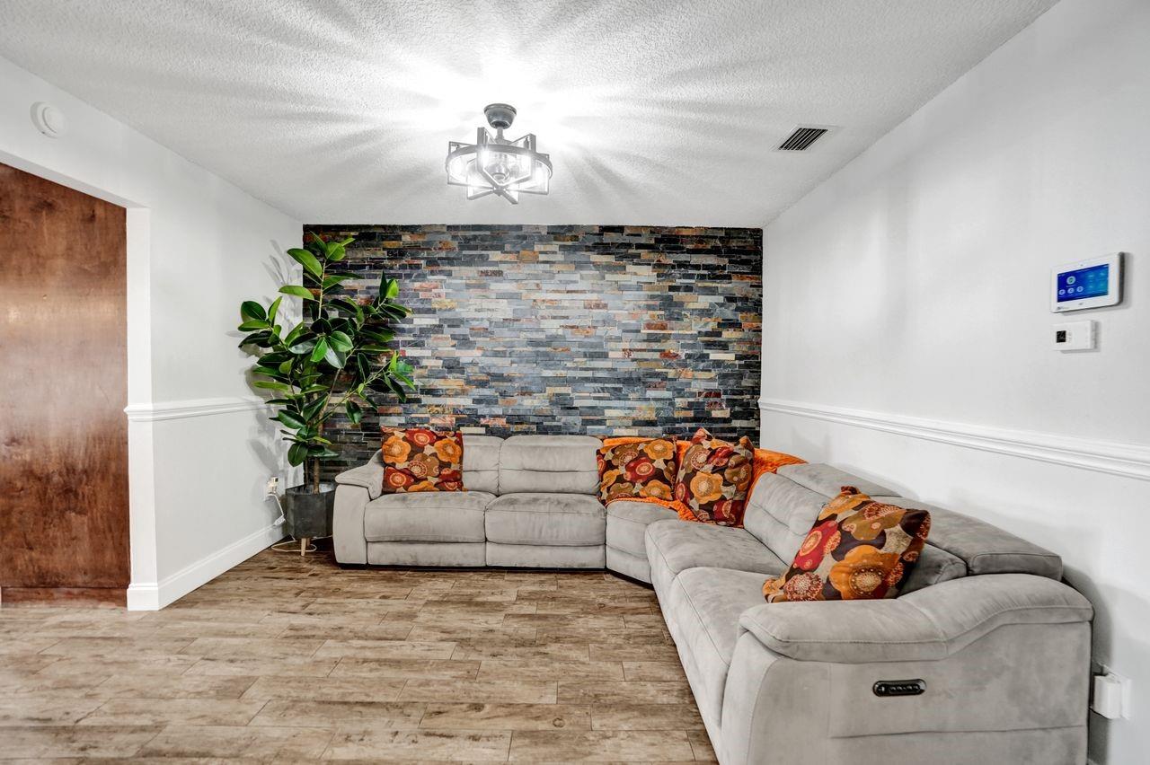 326 NW 101st Terrace, Coral Springs, FL 33071