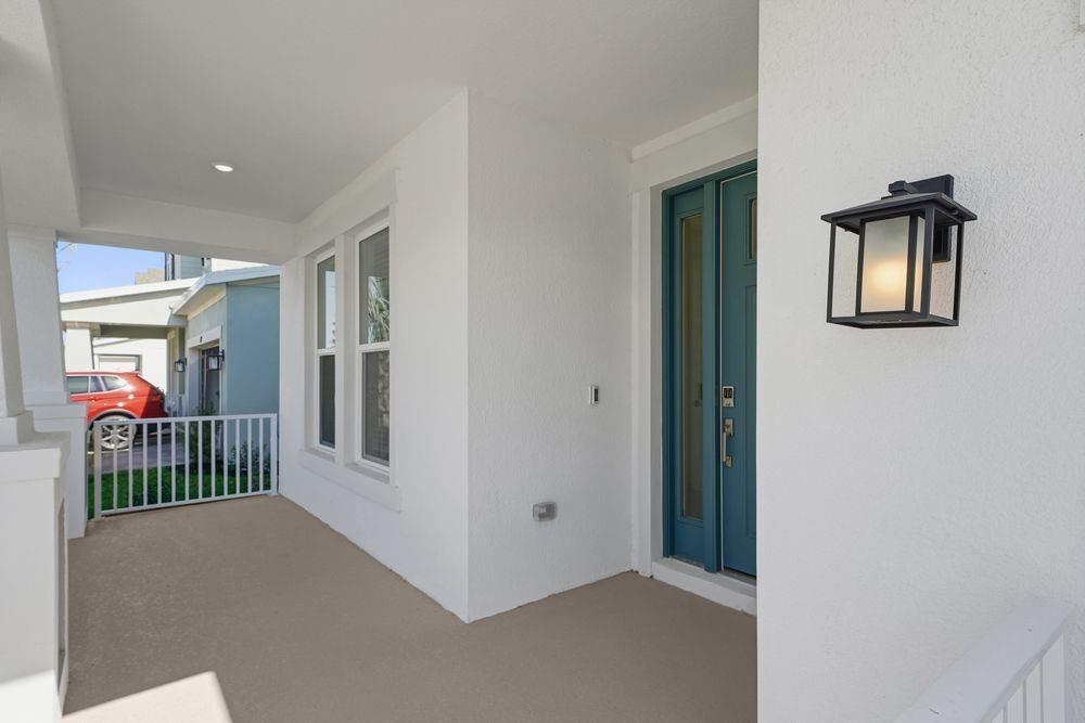 532 SE Ranch Oak Circle ~ Ready Now