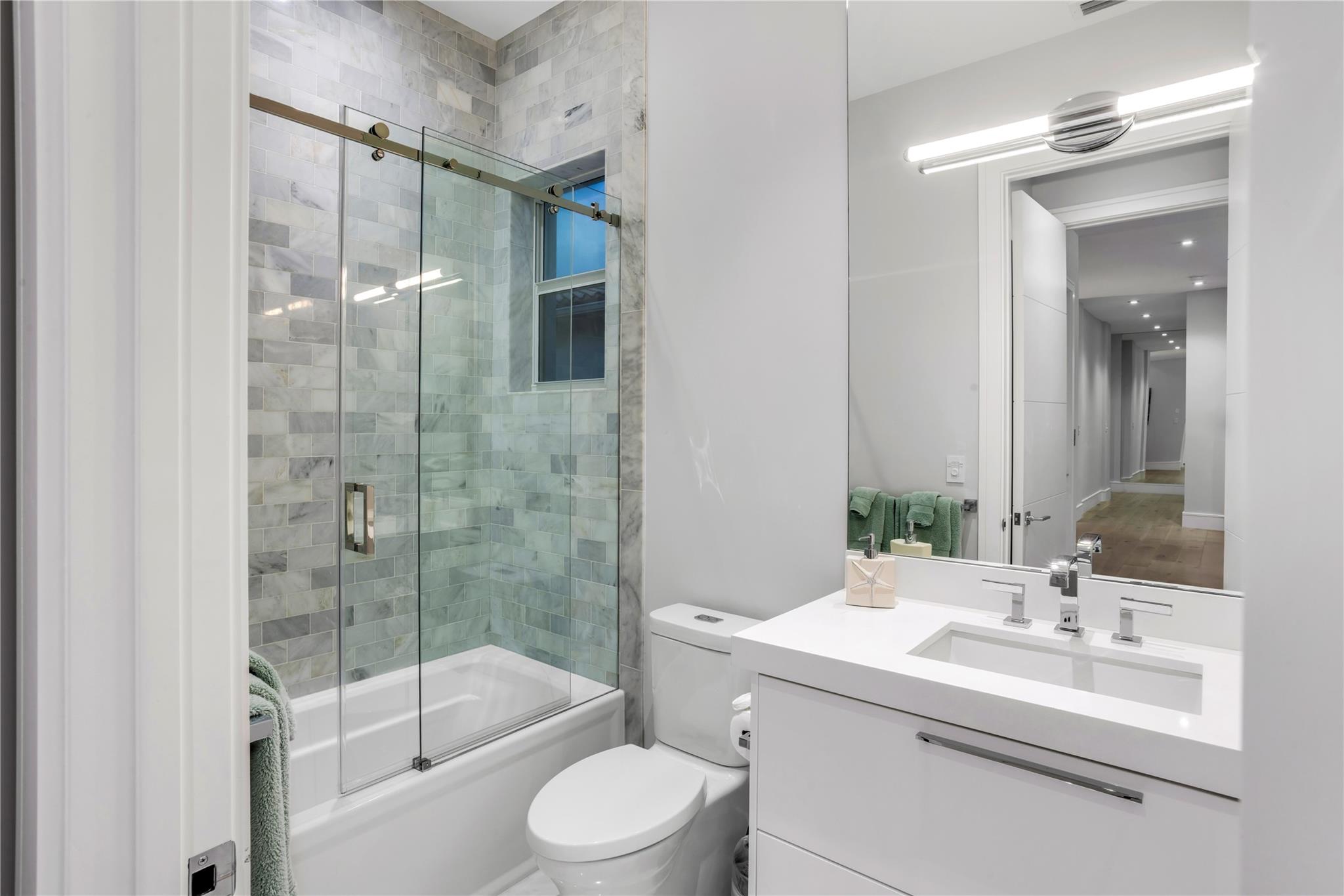 3129 NE 31st Avenue, Lighthouse Point, FL 33064