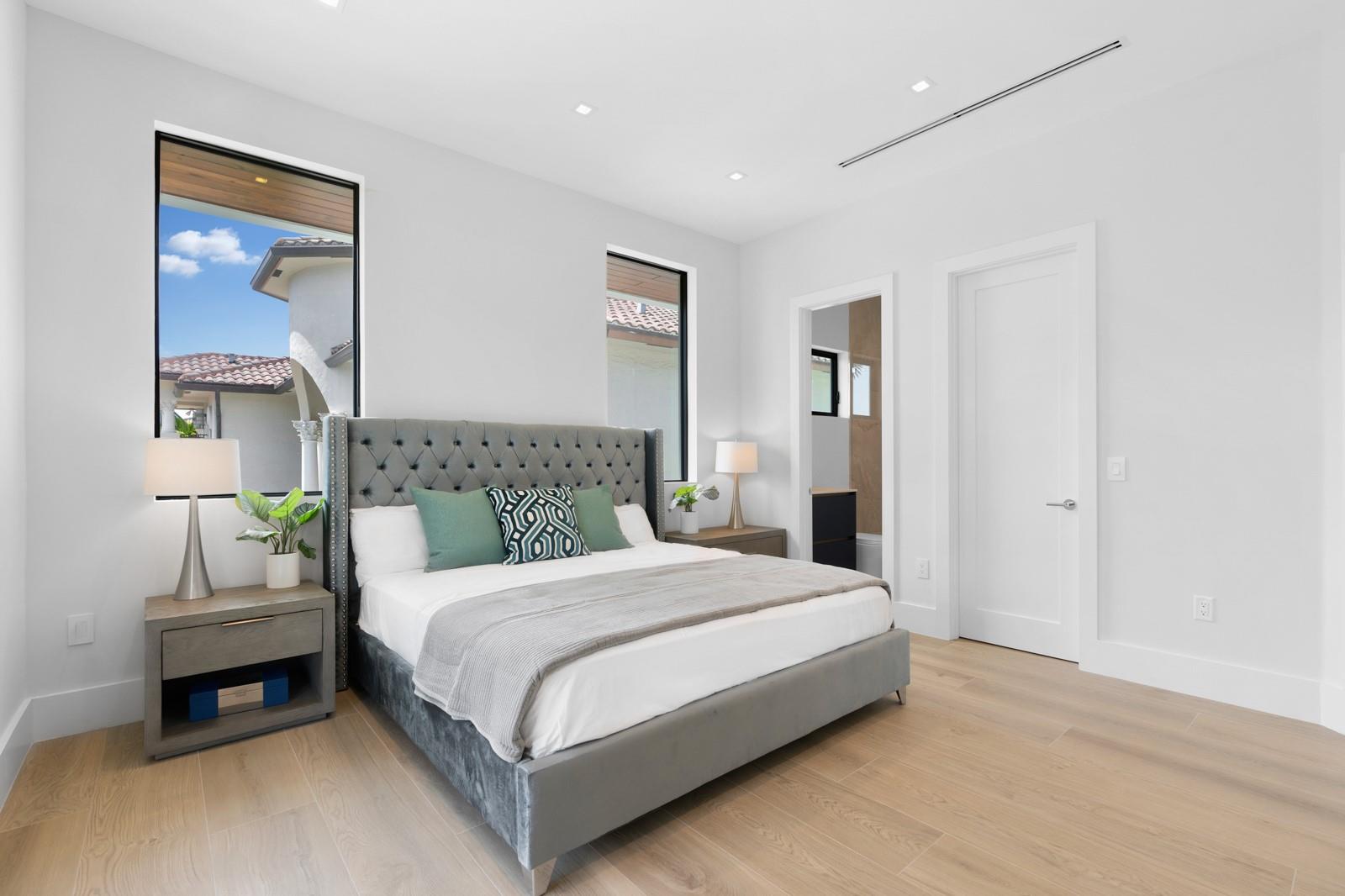 1957 Harbourview Drive, Fort Lauderdale, FL 33316