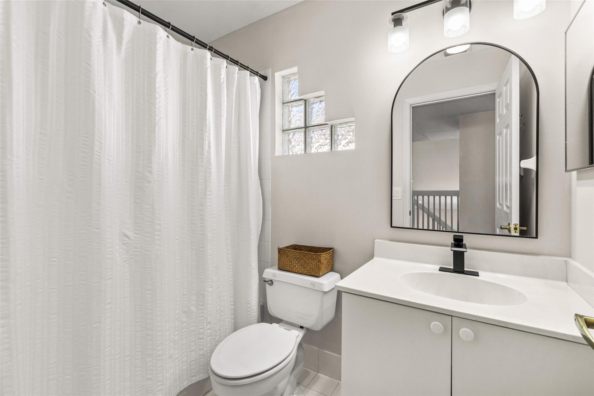 5260 NW 112th Way, Coral Springs, FL 33076