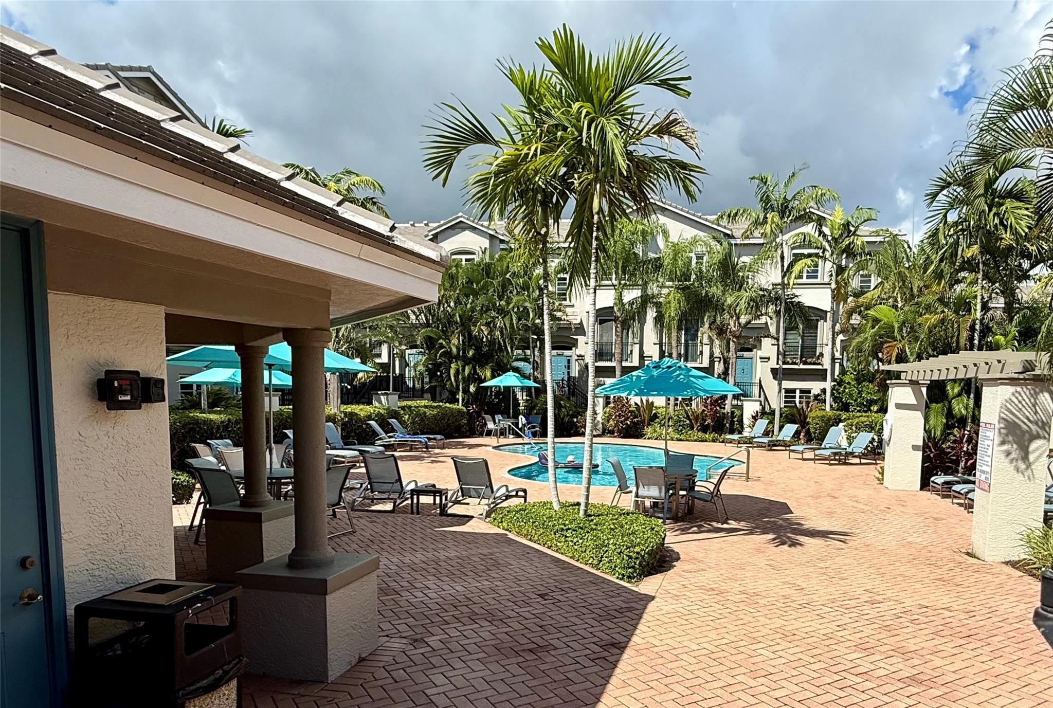 Photo for 1951 Coral Heights Boulevard, 402, Fort Lauderdale, FL 33308 - Listing #FX-10527008 1951 Coral Heights Boulevard, 402, Fort Lauderdale, FL 33308