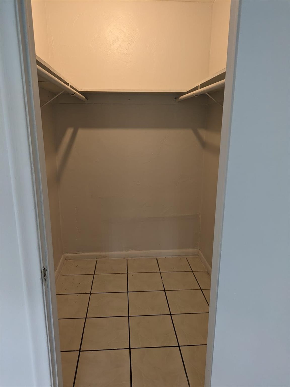 4000 NW Woodside Drive, Coral Springs, FL 33065