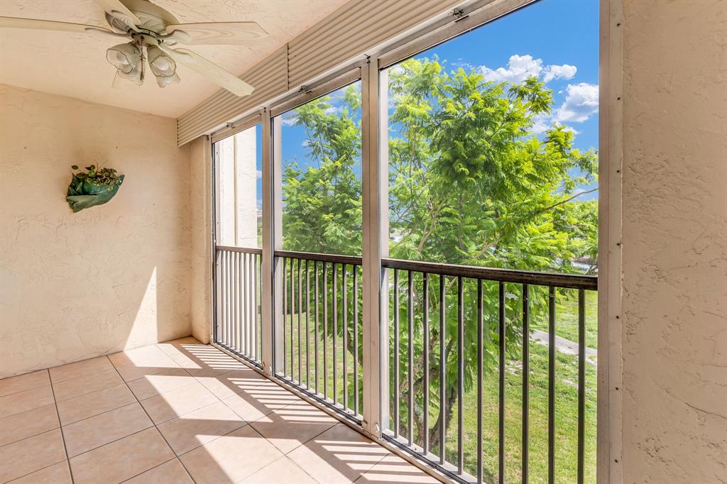 Photo for 3650 Environ Boulevard, 310, Lauderhill, FL 33319 - Listing #FX-10428303 3650 Environ Boulevard, 310, Lauderhill, FL 33319