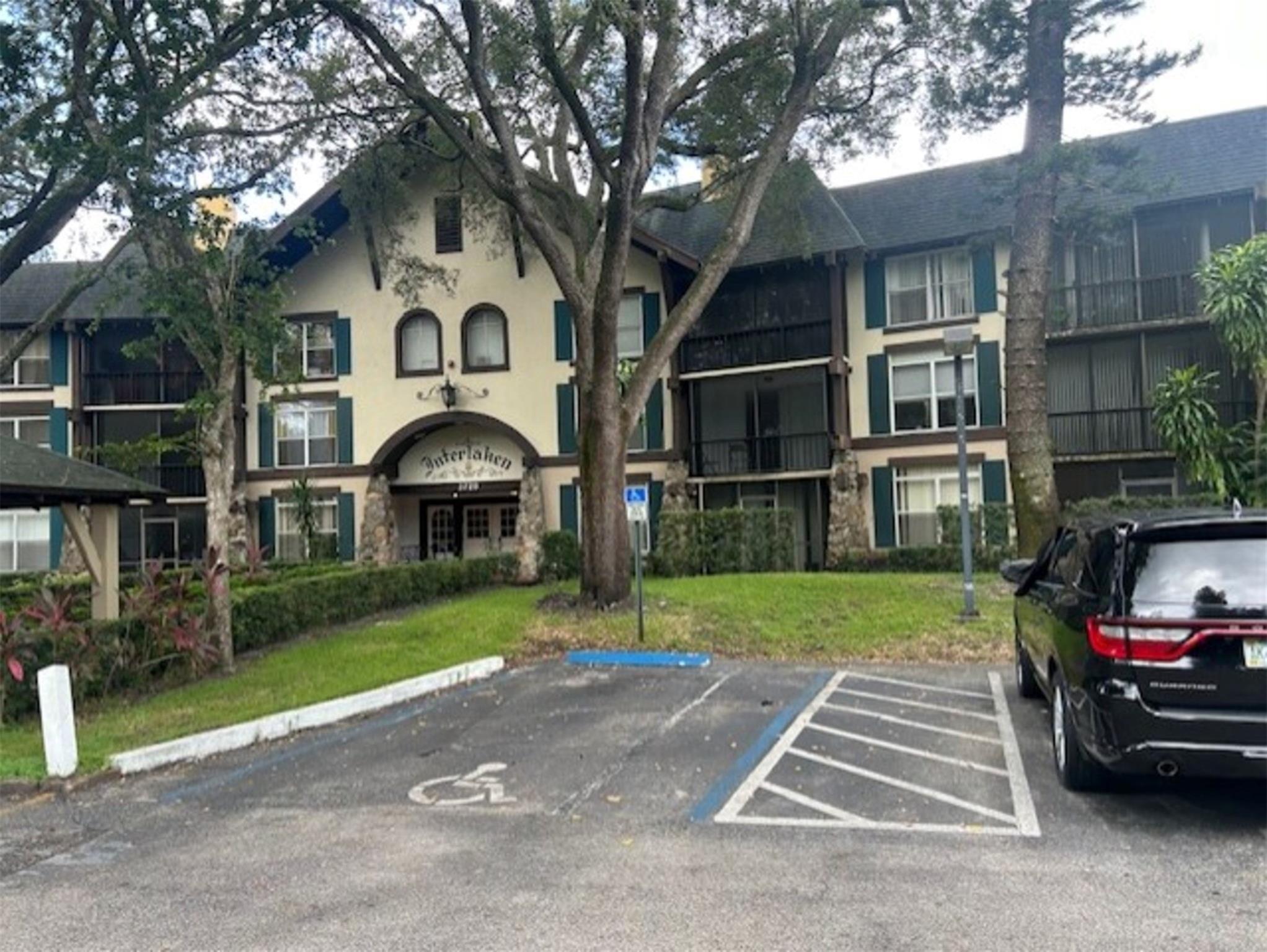 Photo for 3720 Inverrary Drive, 1T, Lauderhill, FL 33319 - listing #FX-10531970 3720 Inverrary Drive, 1T, Lauderhill, FL 33319