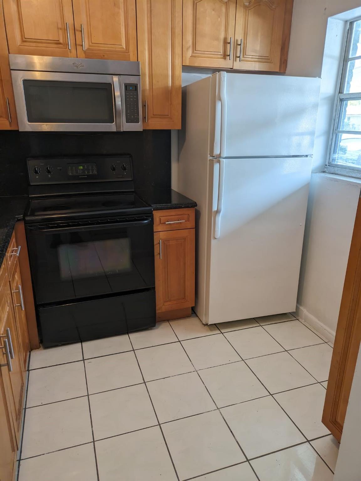 4000 NW Woodside Drive, Coral Springs, FL 33065