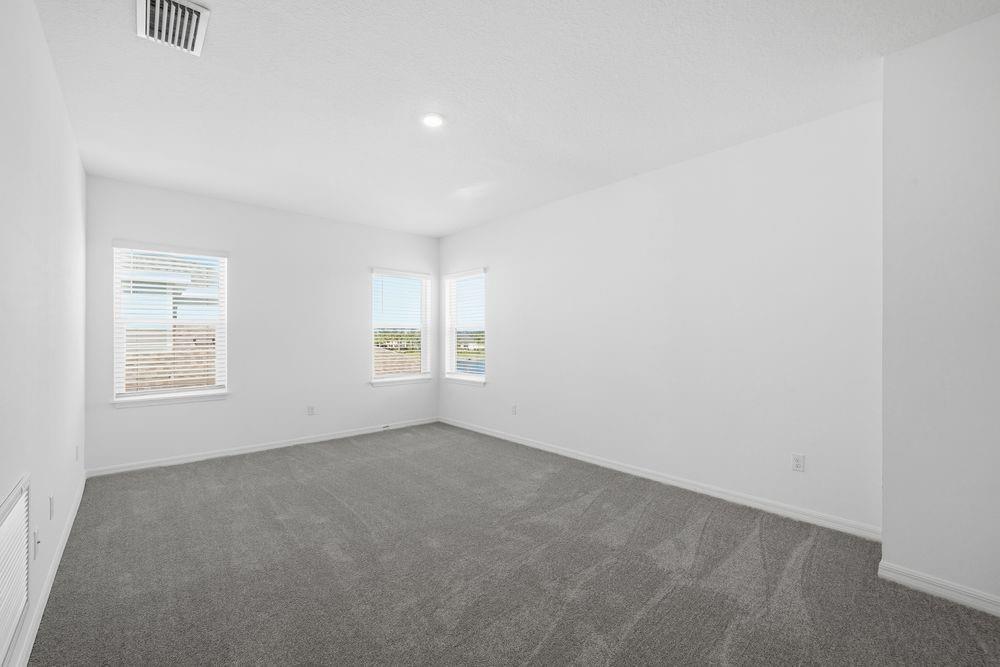 532 SE Ranch Oak Circle ~ Ready Now