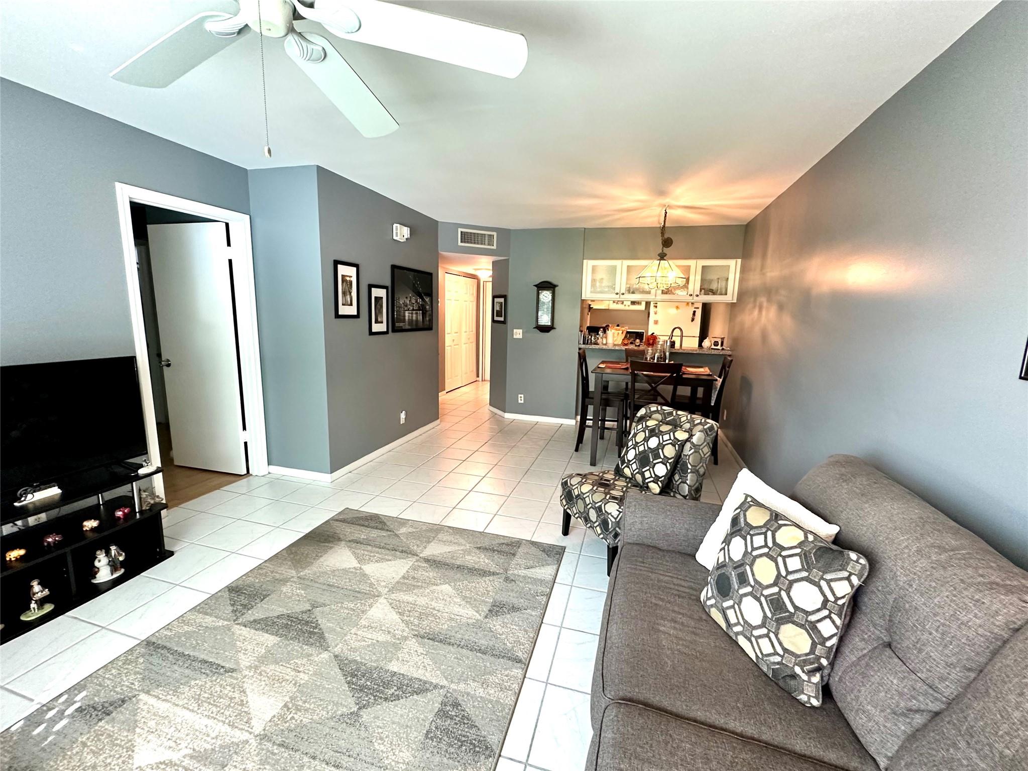 930 Twin Lakes Drive 8-P, Coral Springs, FL 33071