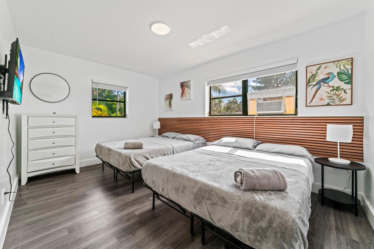 1215 NE 200th Street, Miami, FL 33179