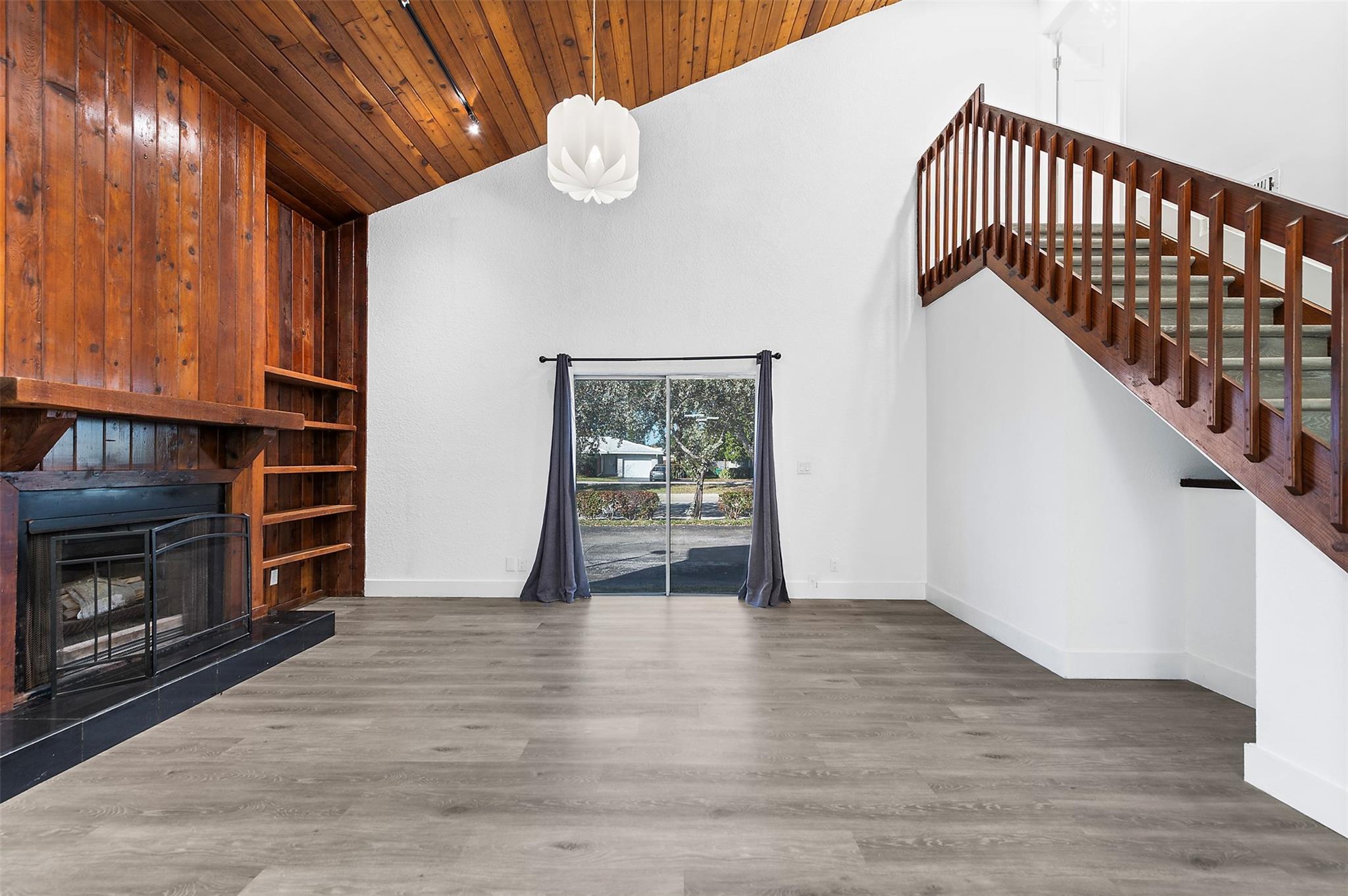 3951 Coral Springs Drive 21, Coral Springs, FL 33065