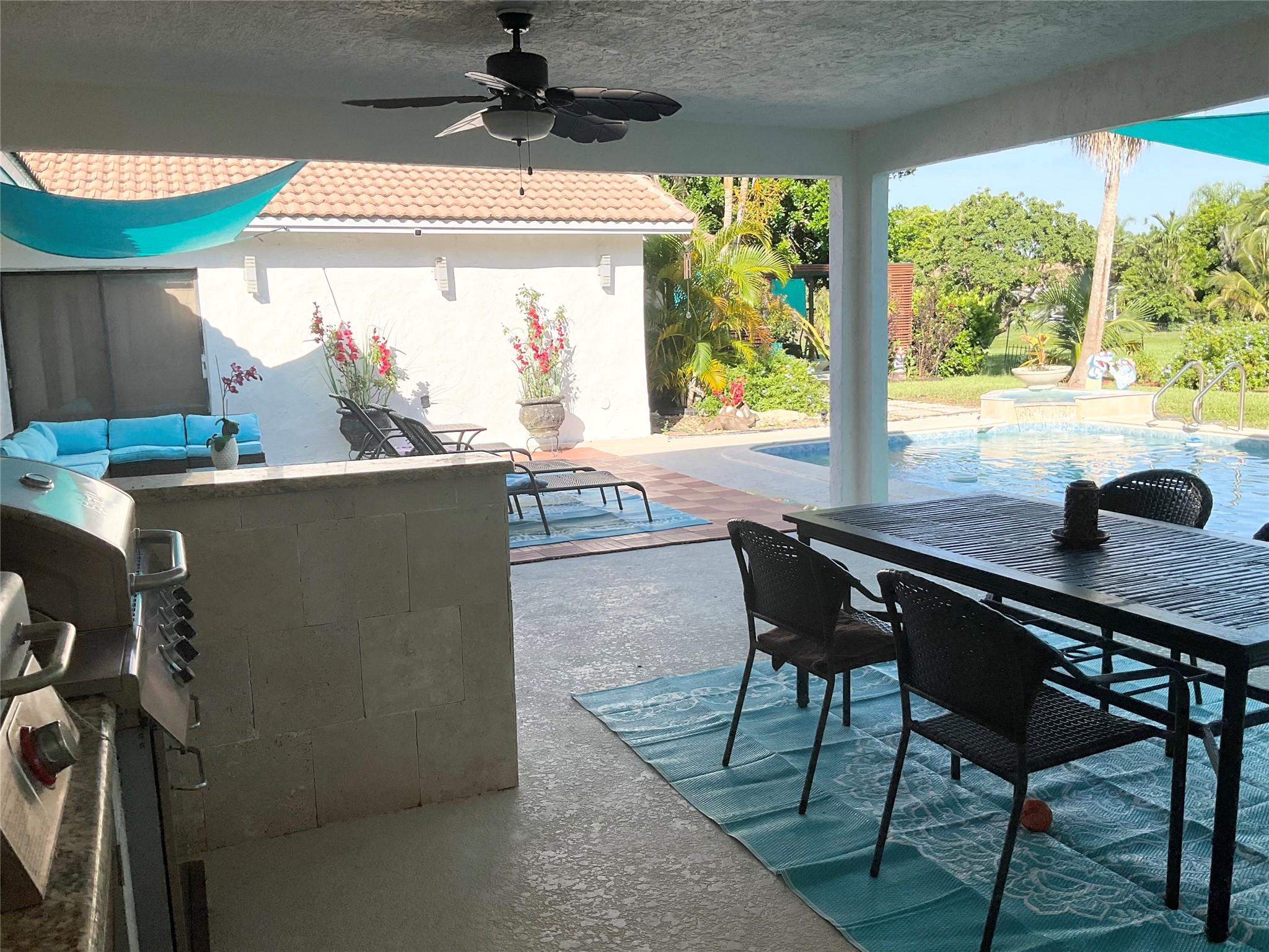 10477 NW 4th Street, Coral Springs, FL 33071