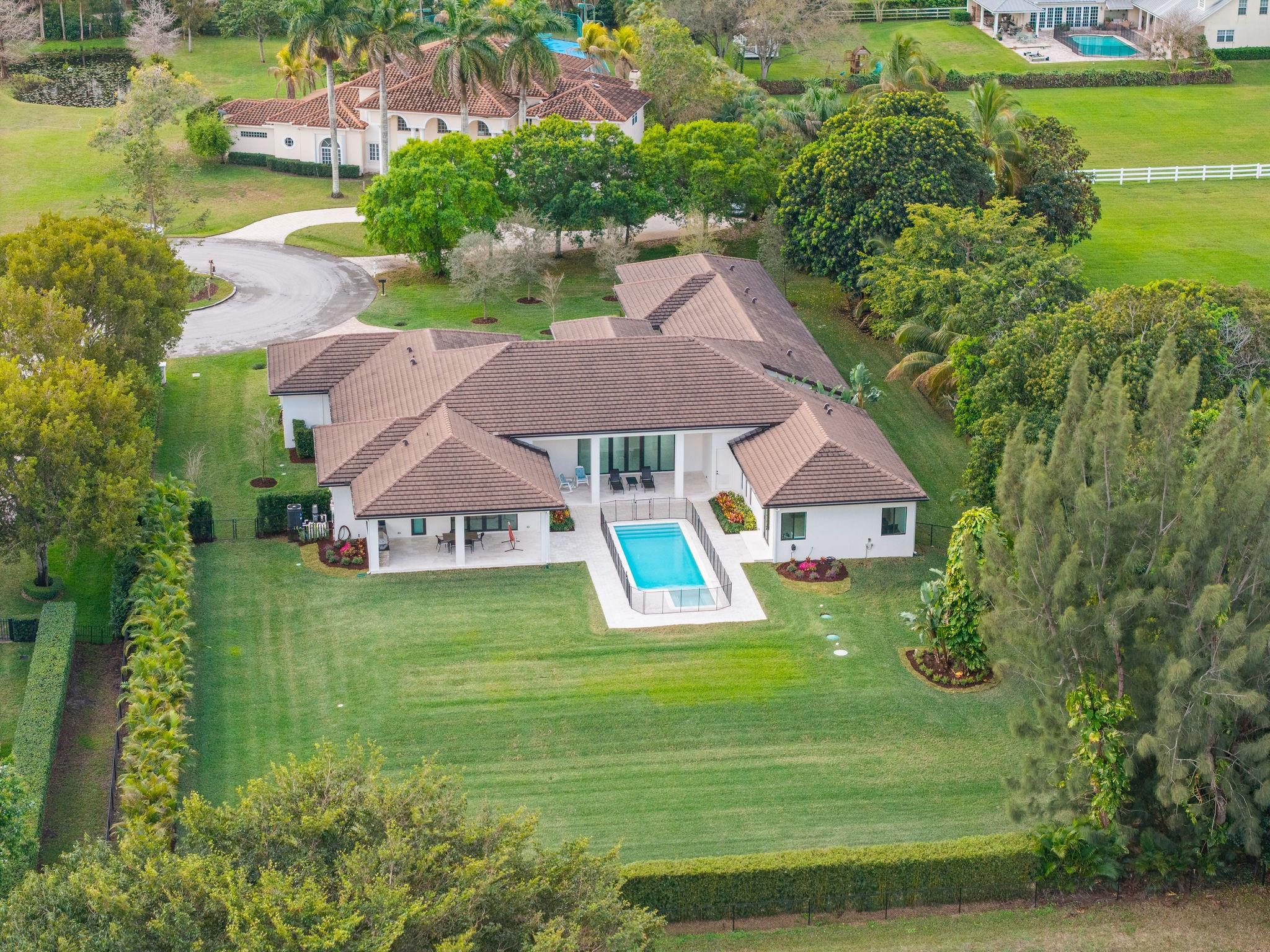 11861 NW 9 Street, Plantation, FL 33325