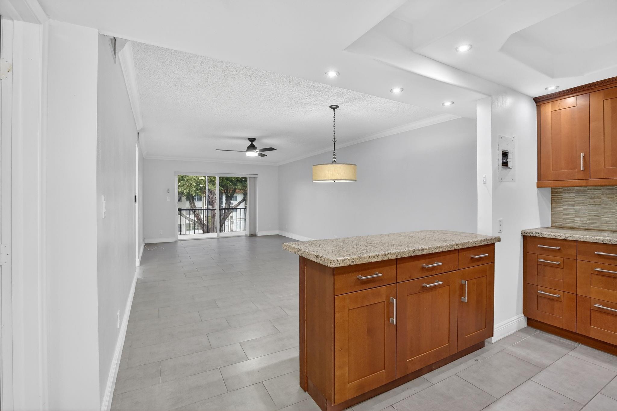 Kirchen Breakfast Bar