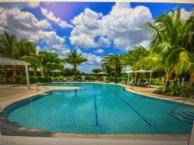 808 S Bridgewood Place 808, Boca Raton, FL 33434