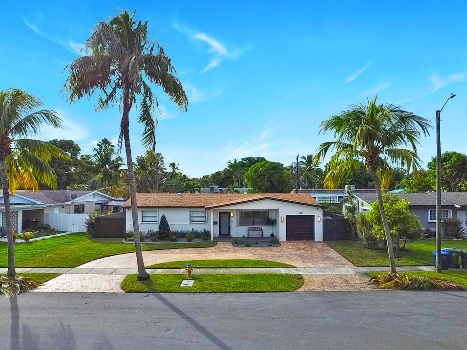 Photo for 300 SW 65th Way, Pembroke Pines, FL 33023 - listing #FX-10537112 300 SW 65th Way, Pembroke Pines, FL 33023