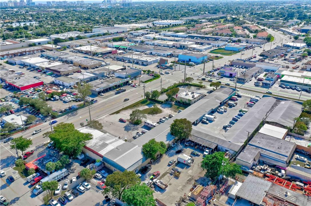 841 NE 44th Street, Oakland Park, FL 33334