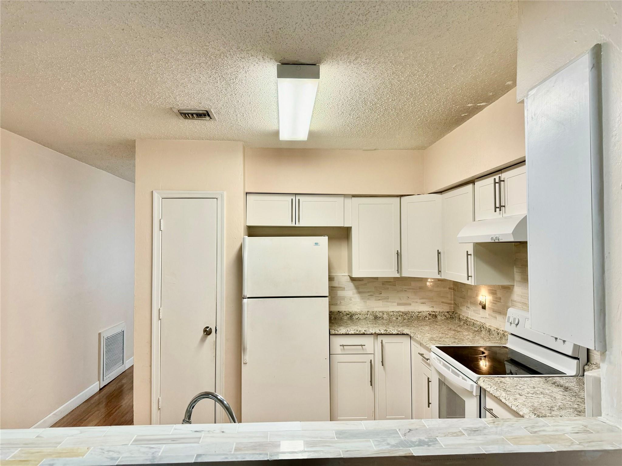 11461 NW 38th Street E, Coral Springs, FL 33065