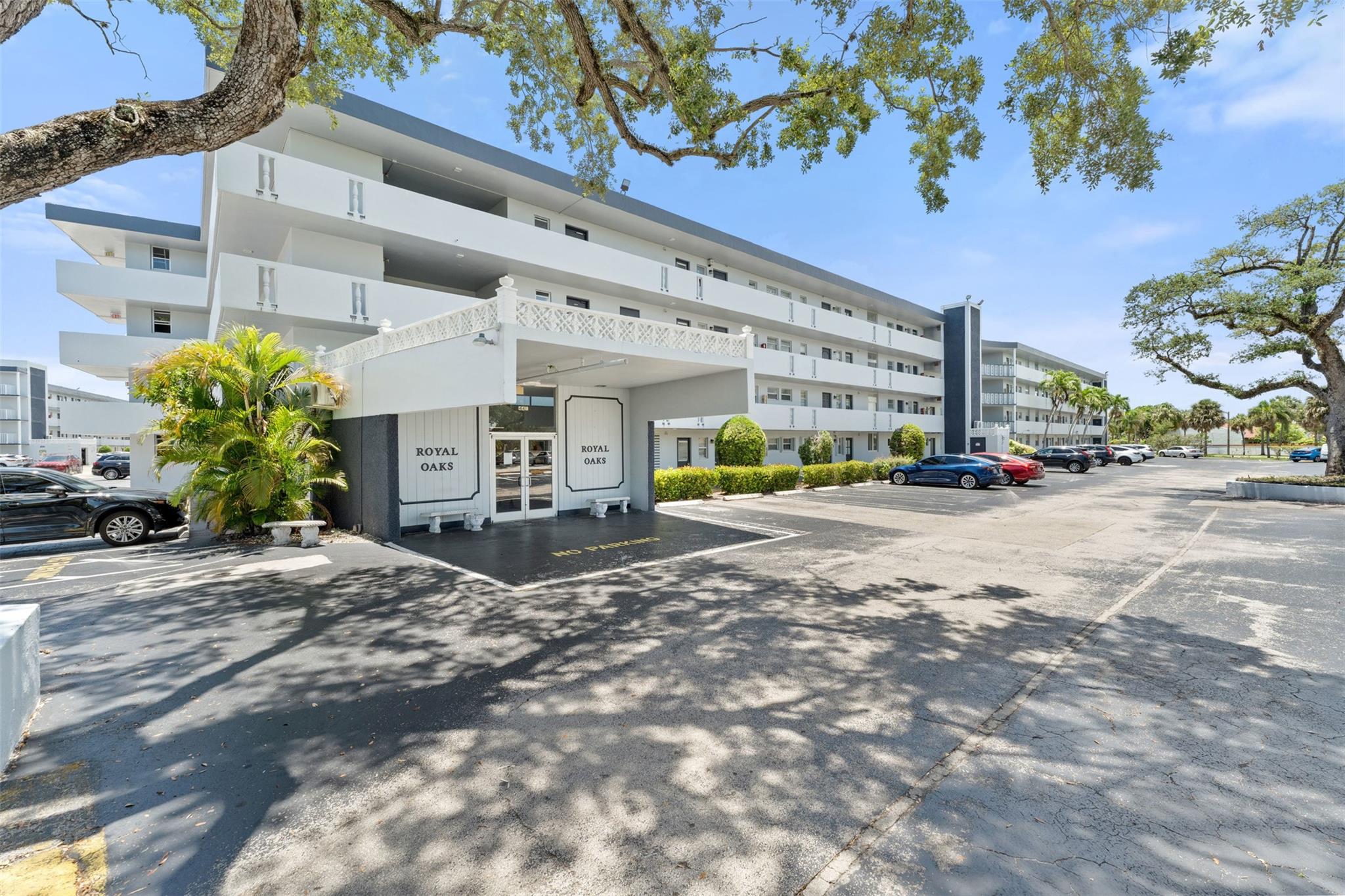 441 NE 195th Street 302, Miami, FL 33179