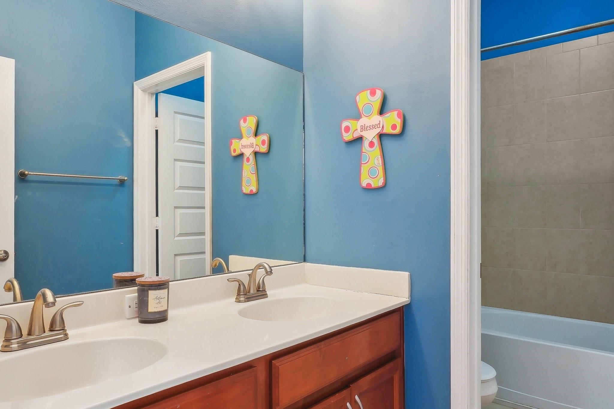 Photo for 19276 NE 9th Place, Miami, FL 33179 - Listing #FX-10501523 19276 NE 9th Place, Miami, FL 33179