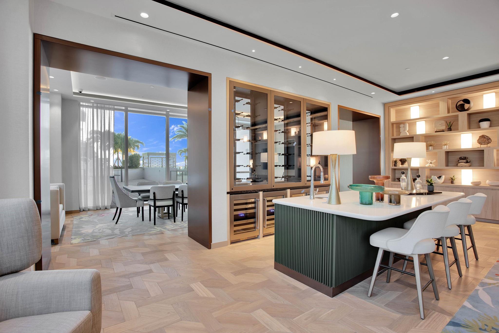 Season Gathering Lounge