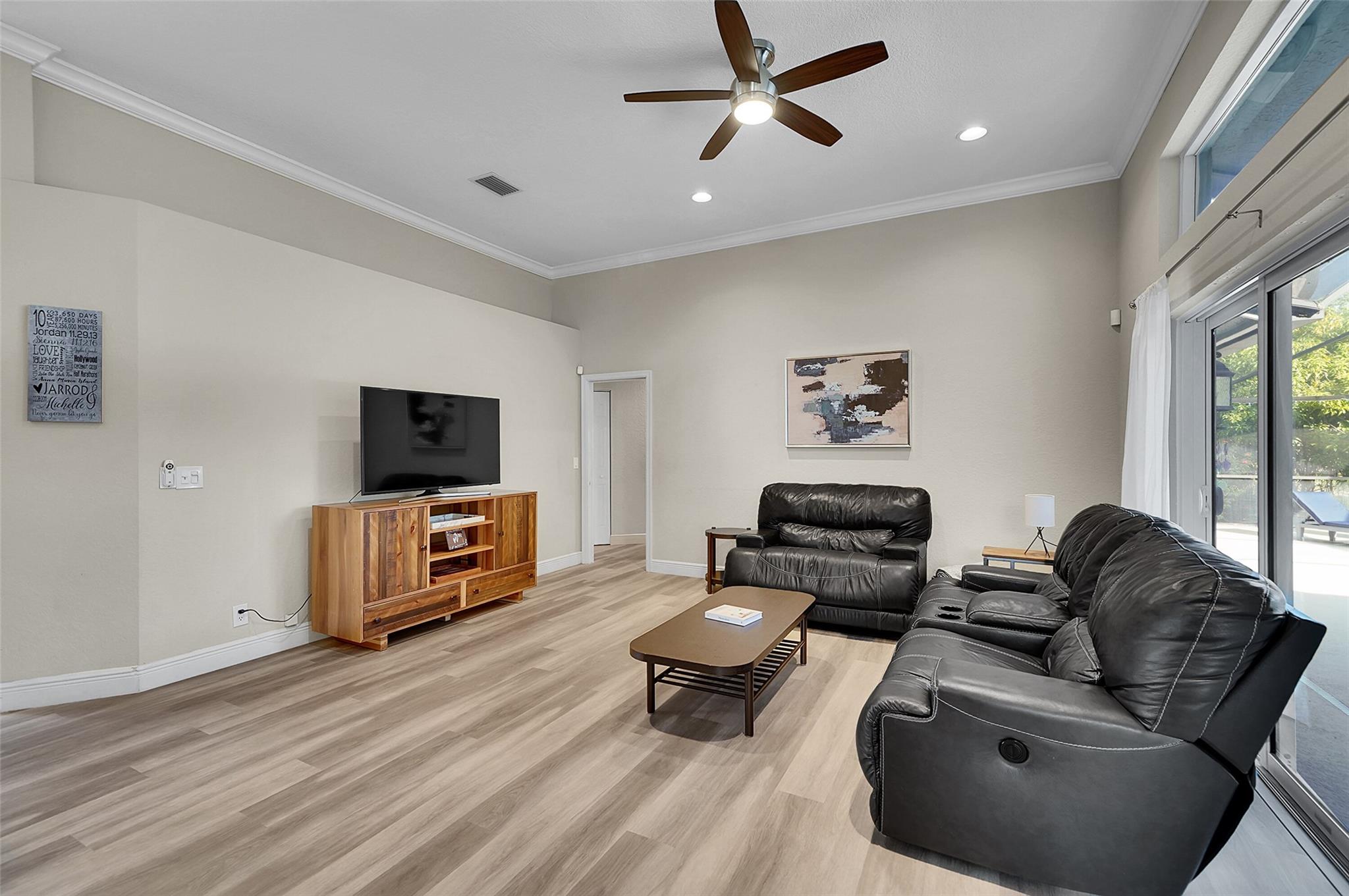 4983 NW 107th Avenue, Coral Springs, FL 33076