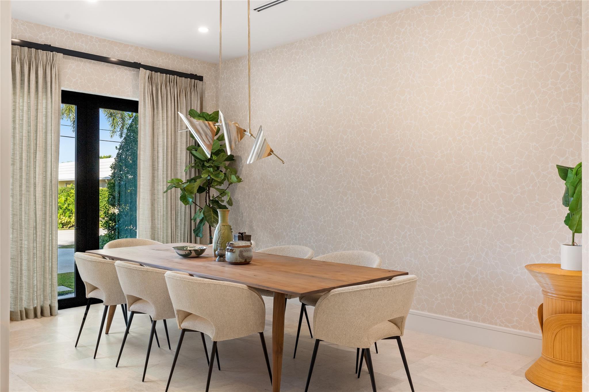 2300 NE 34th Court, Lighthouse Point, FL 33064