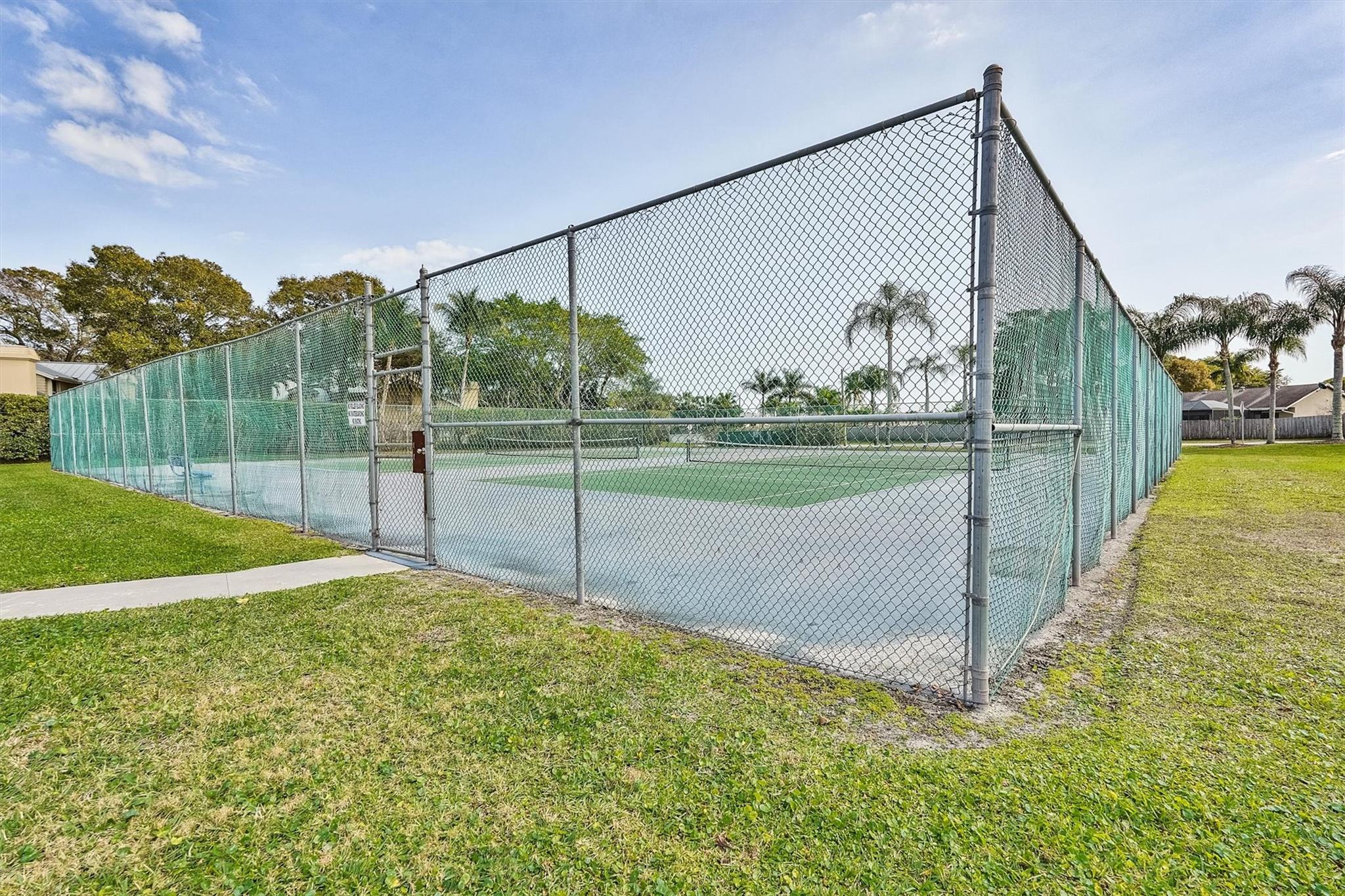 26 Dogwood Circle, Boynton Beach, FL 33436