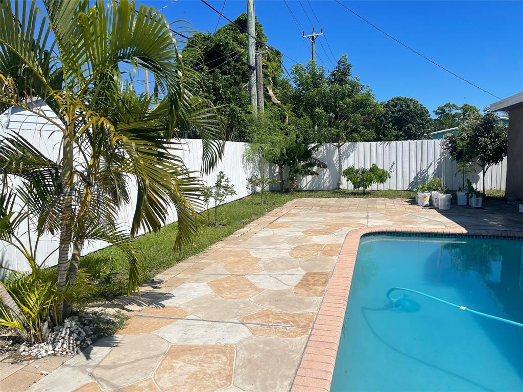 Photo for 1333 NE 25 Street, Pompano Beach, FL 33064 - Listing #FX-10409485 1333 NE 25 Street, Pompano Beach, FL 33064