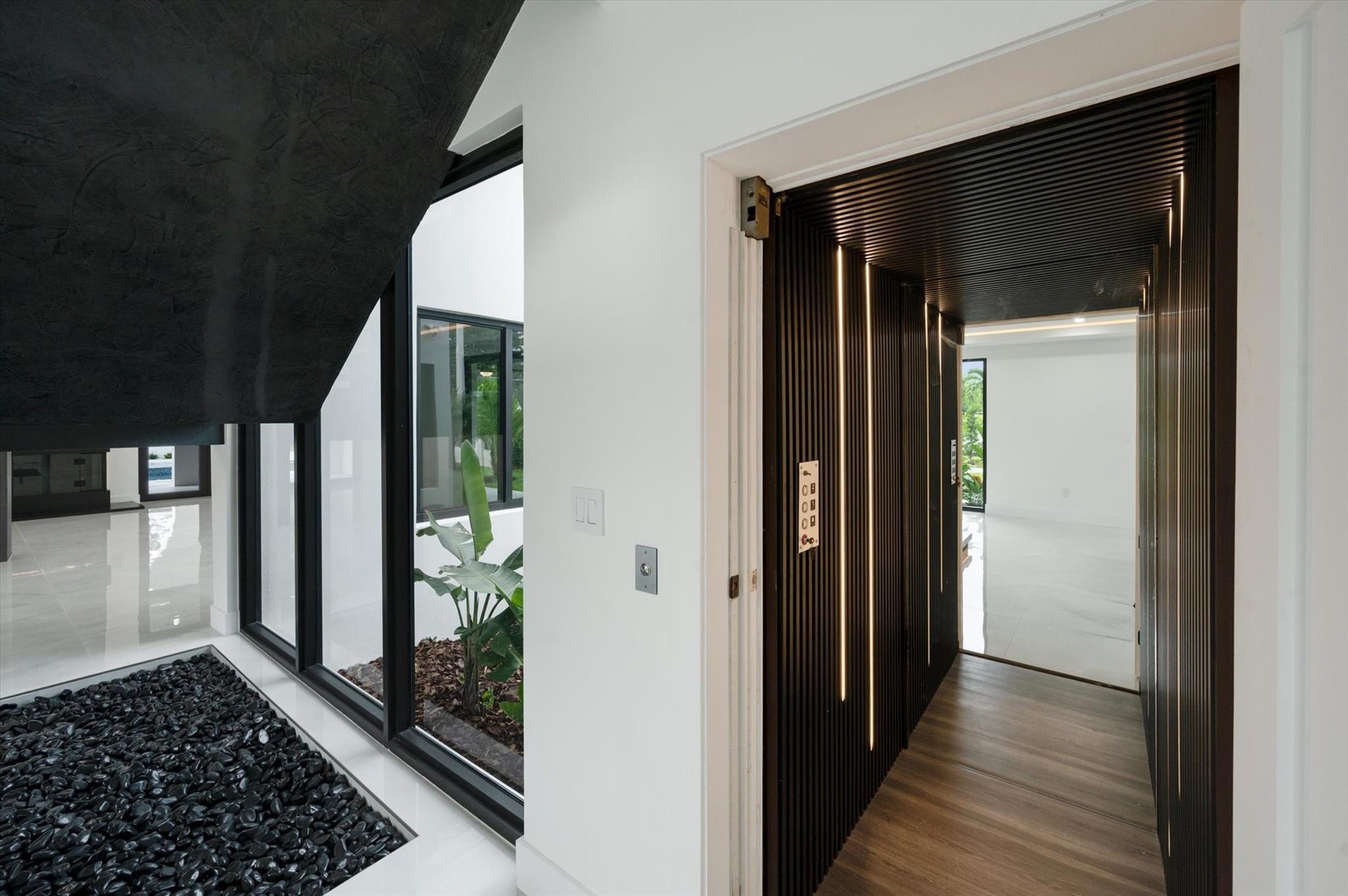 10201 SW 64th Street, Miami, FL 33173