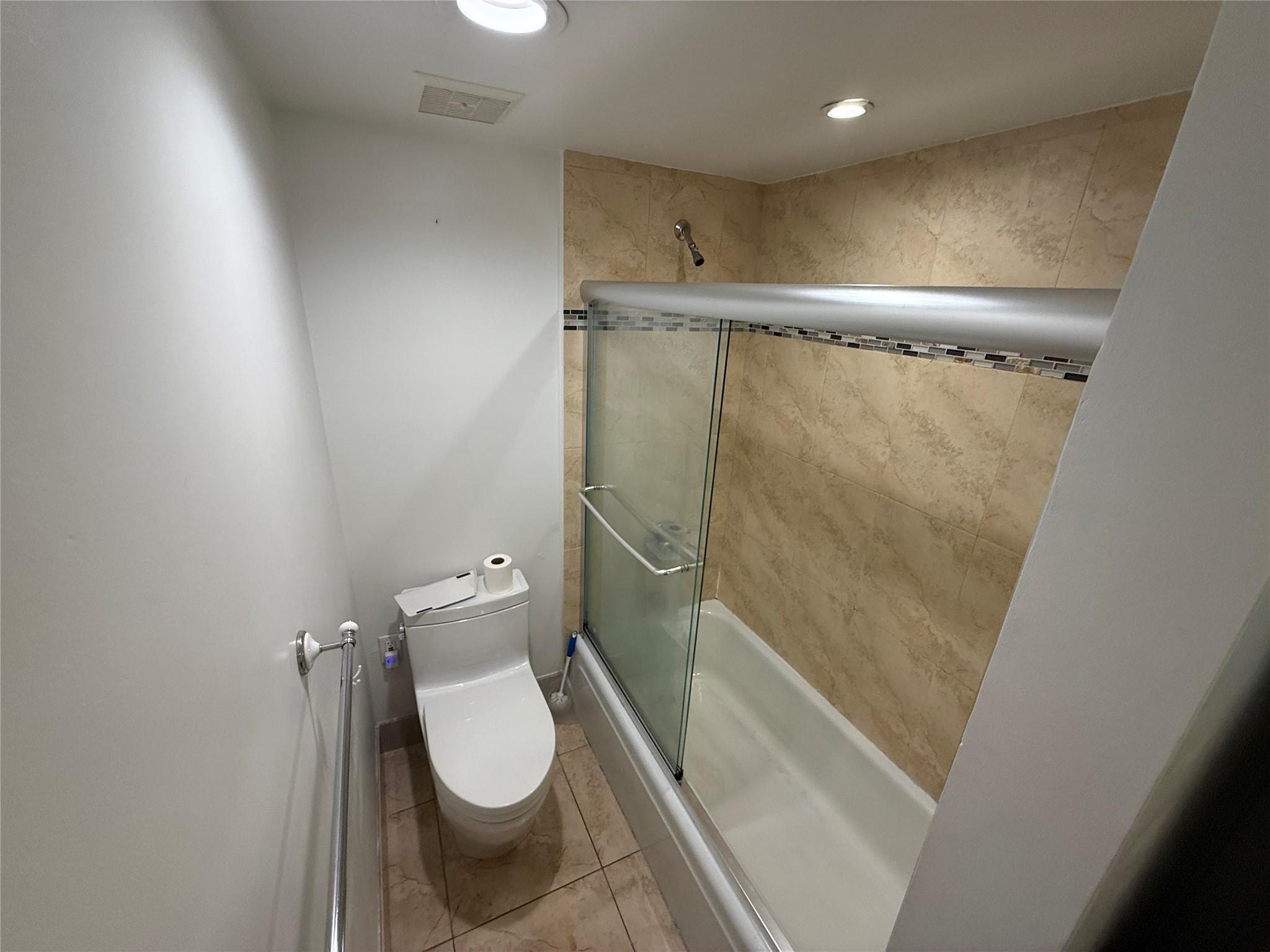 19428 NE 26th Avenue 103, Miami, FL 33180