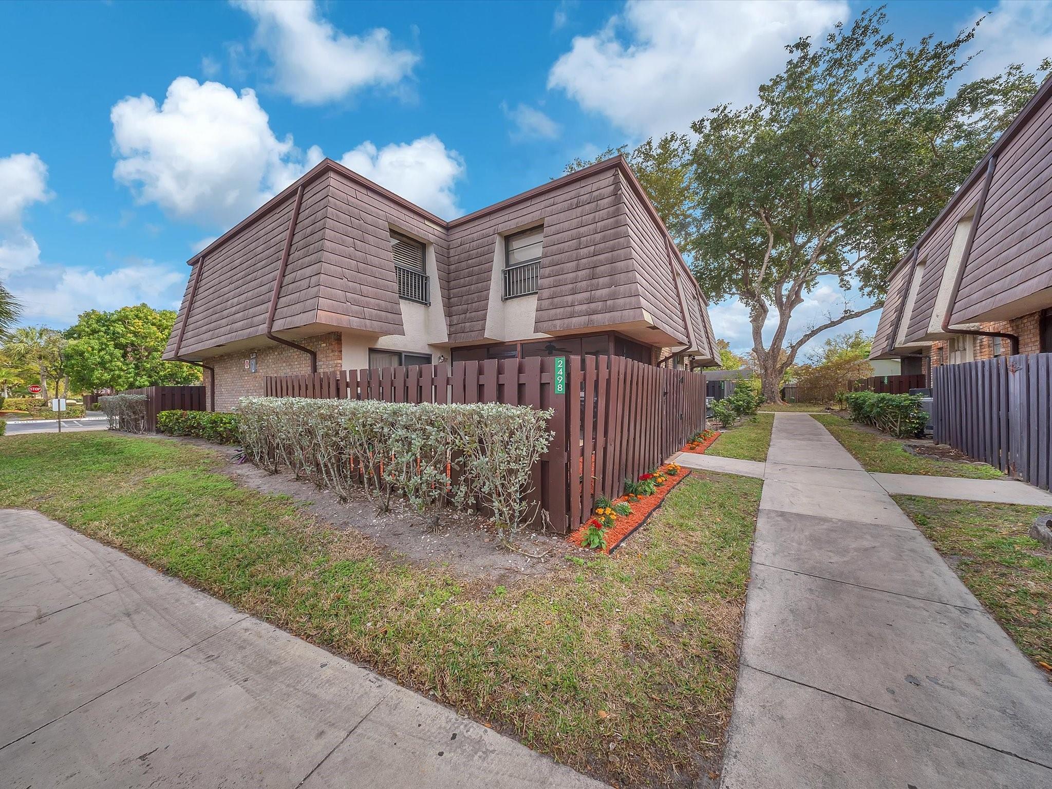 2496 NW 99th Avenue, Coral Springs, FL 33065