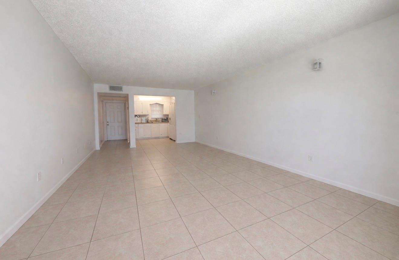 9440 SW 8 Street 208, Boca Raton, FL 33428