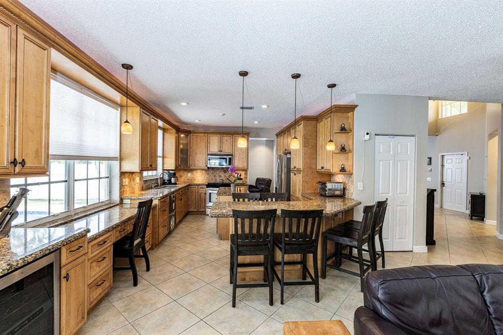 Photo for 1104 Hidden Valley Way, Weston, FL 33327 - Listing #FX-10435153 1104 Hidden Valley Way, Weston, FL 33327