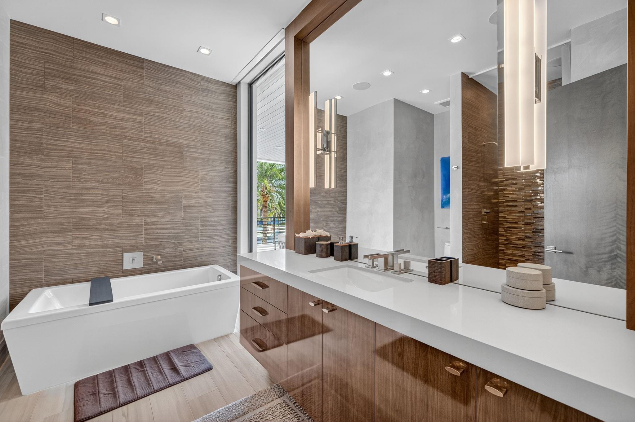 1 Royal Palm Drive, Fort Lauderdale, FL 33301