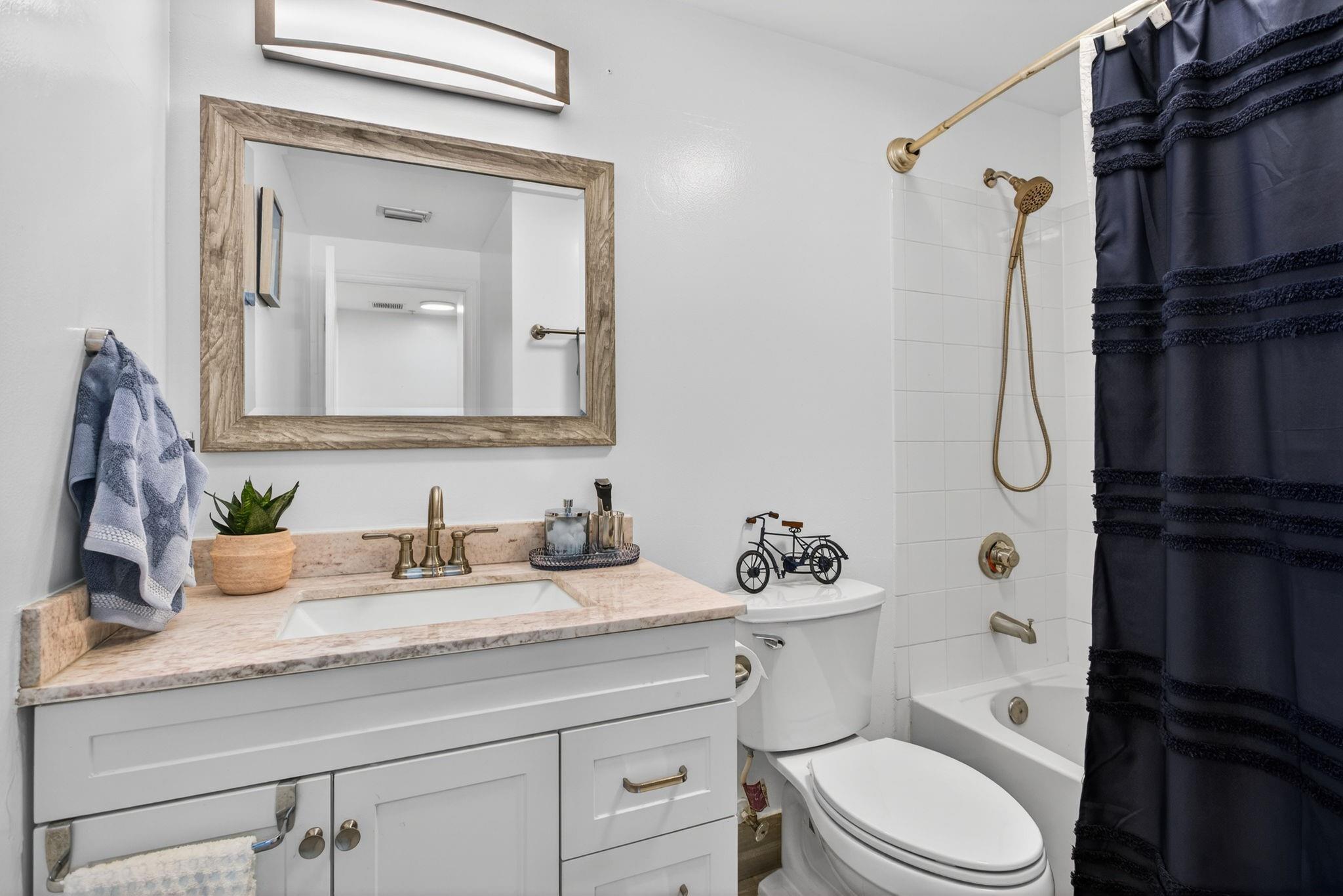 5980 W Sample Road 204, Coral Springs, FL 33067