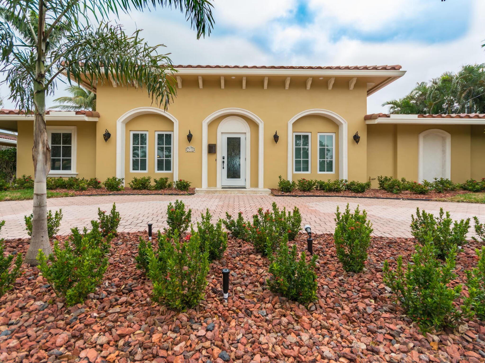 Photo for 4930 NE 27th Avenue, Lighthouse Point, FL 33064 - listing #FX-10494383 4930 NE 27th Avenue, Lighthouse Point, FL 33064