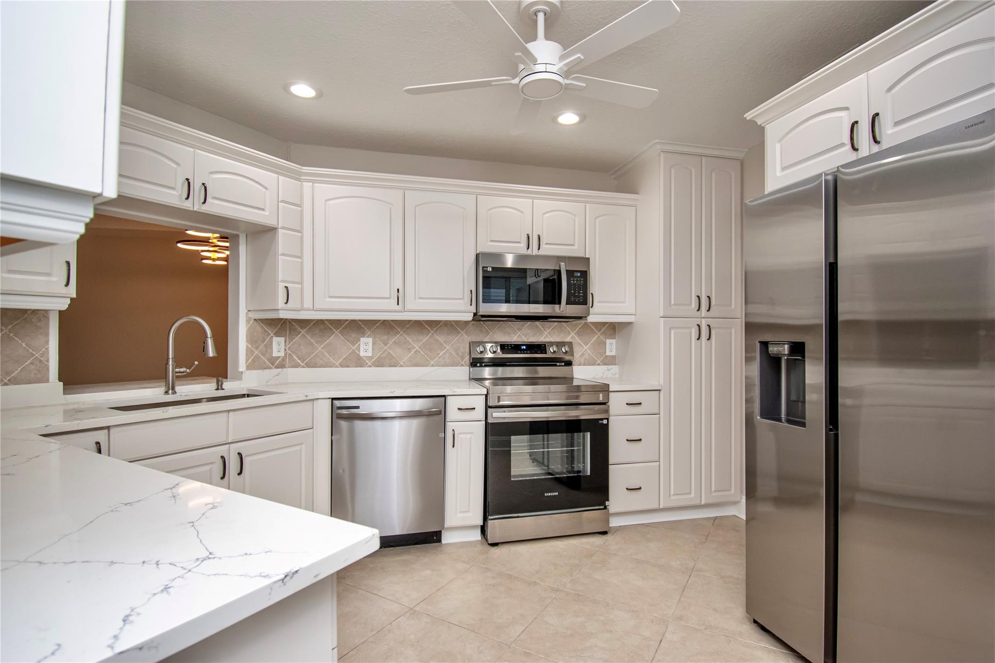 9107 Chatsworth Cascades Circle, Boca Raton, FL 33434