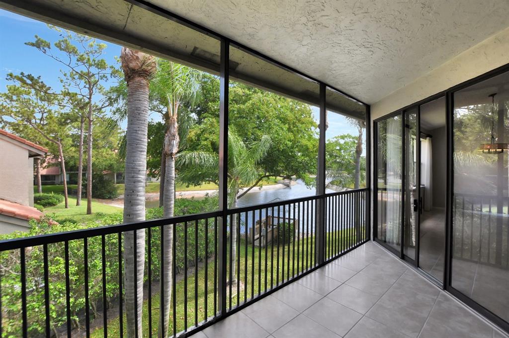 Photo for 5801 Coach House Circle, Unit E, Boca Raton, FL 33486 - Listing #FX-10436780 5801 Coach House Circle, Unit E, Boca Raton, FL 33486